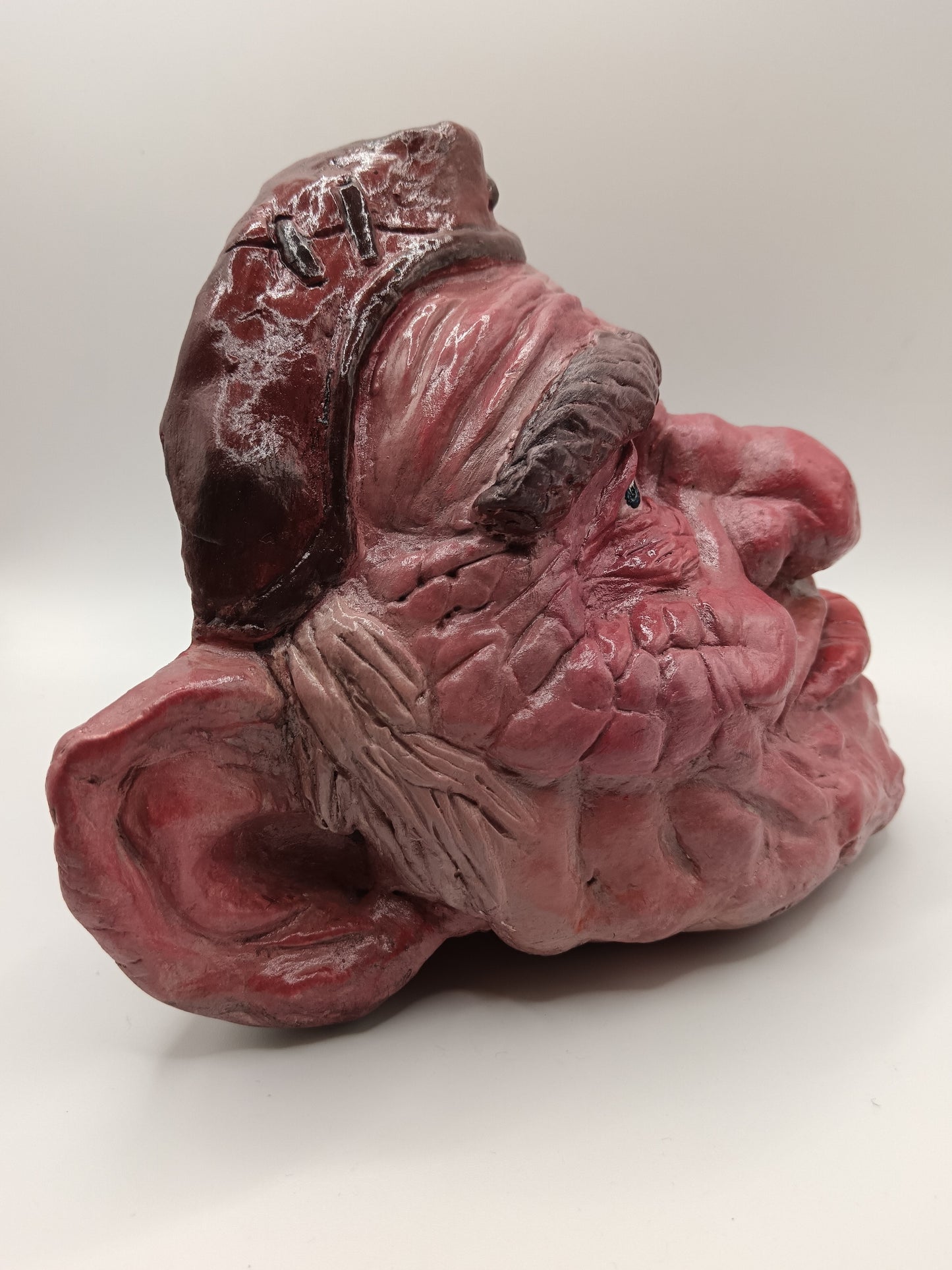 Hoggle Labyrinth sculpture right view