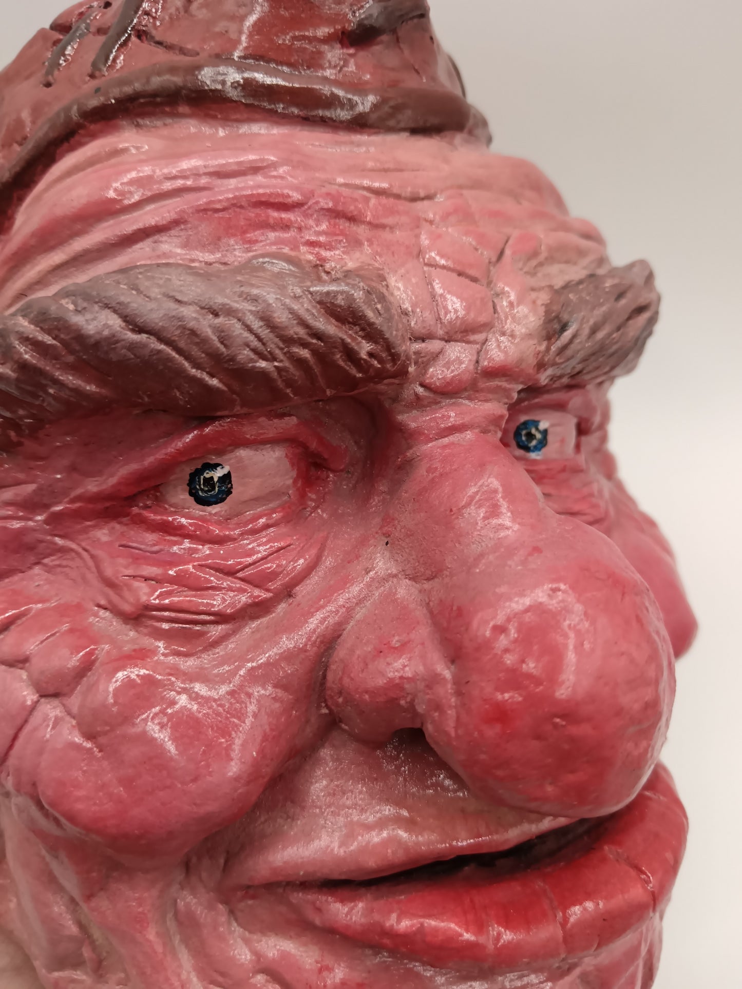 Hoggle Labyrinth sculpture close-up