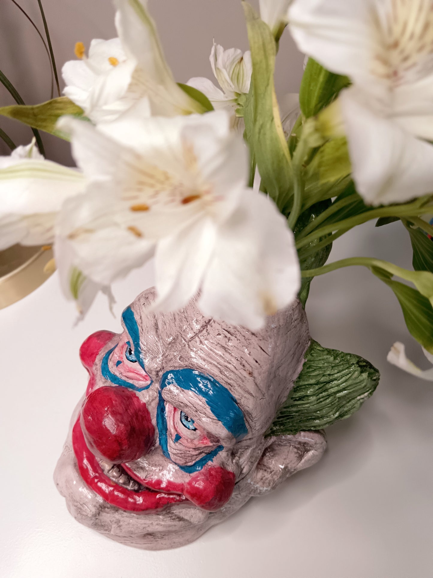 Killer Klowns from Outer Space clay sculpture vase with flowers top