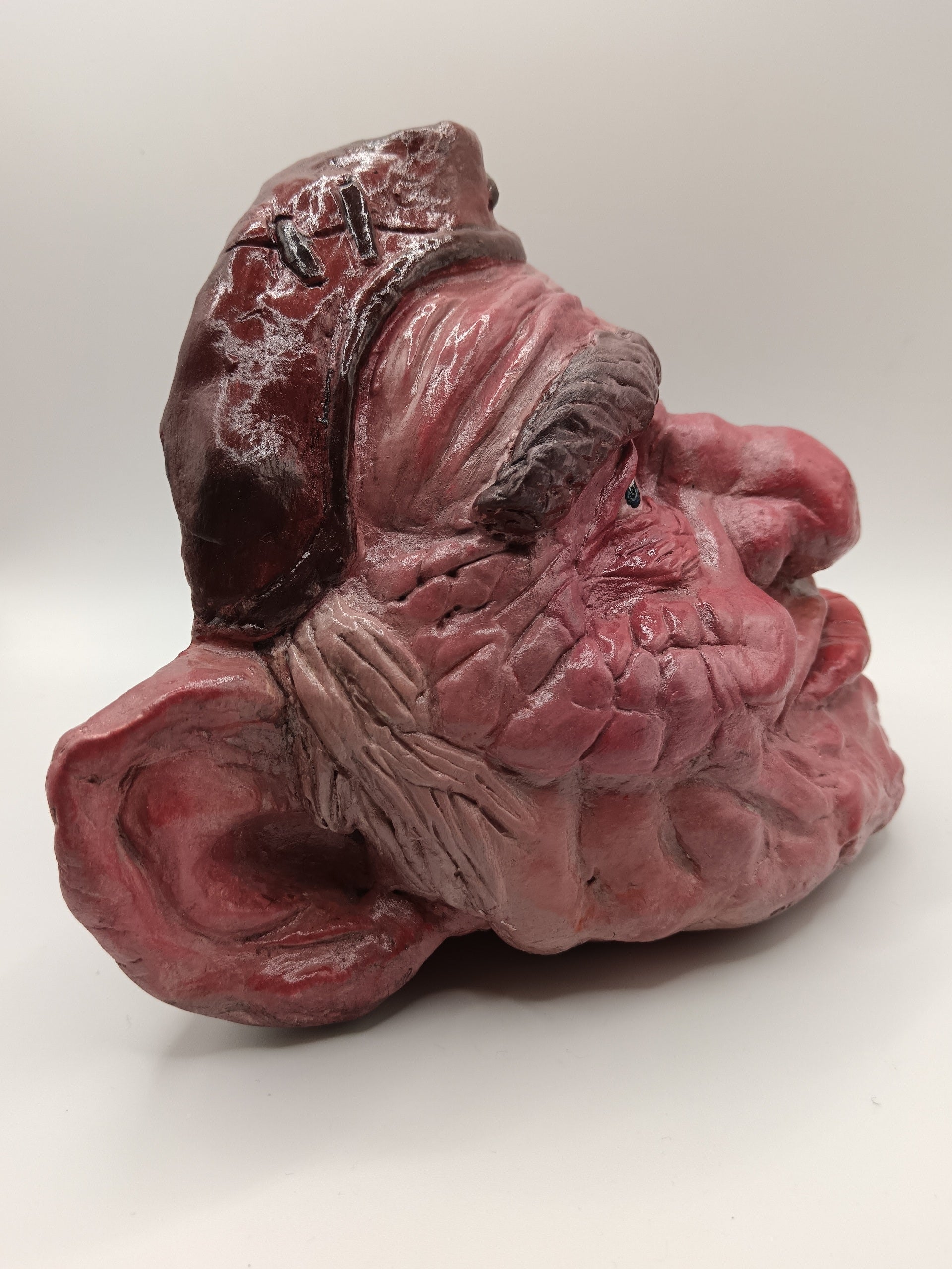 Hoggle Labyrinth sculpture right view