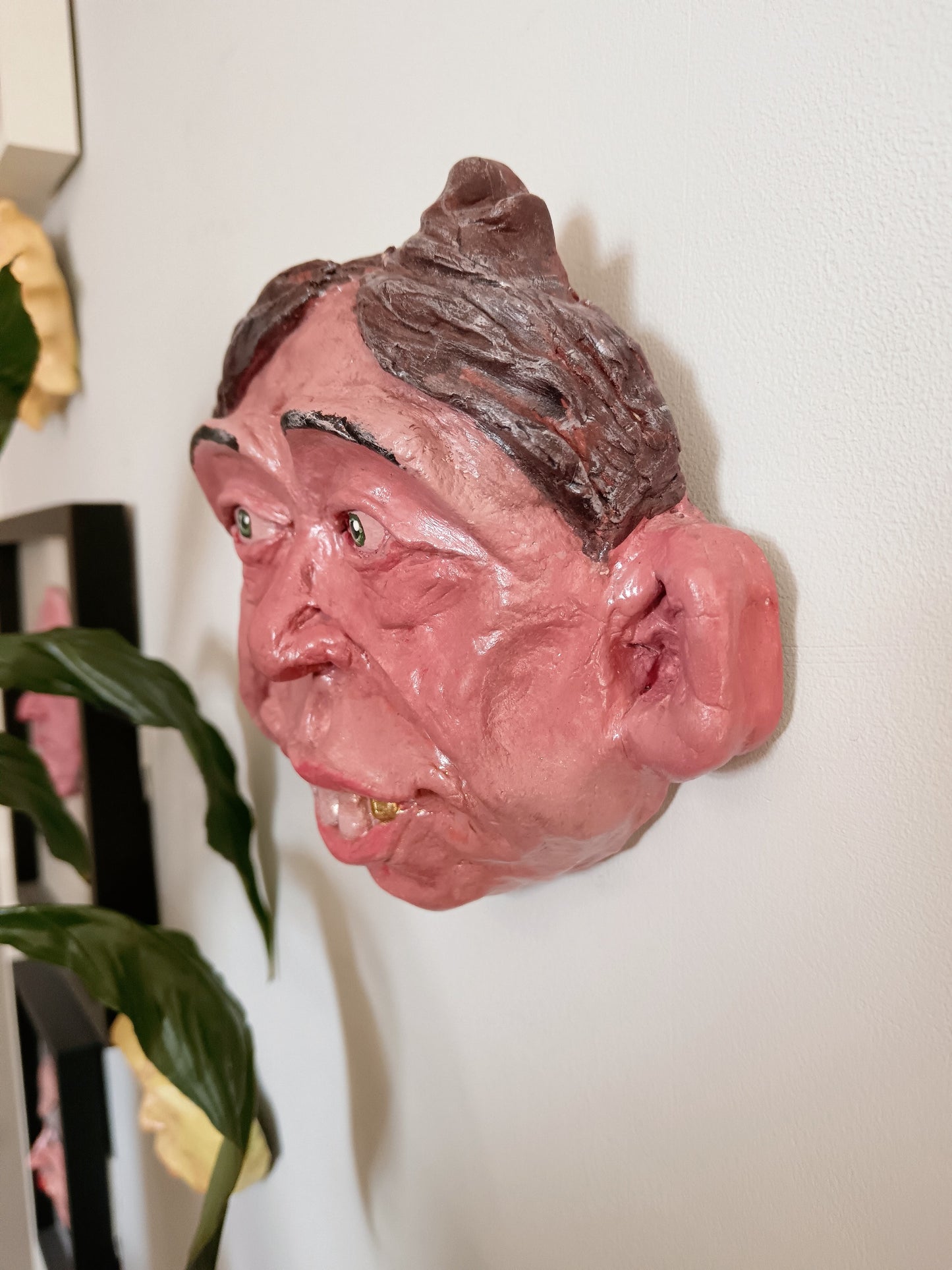 GOOFY GARY Wall Ornament