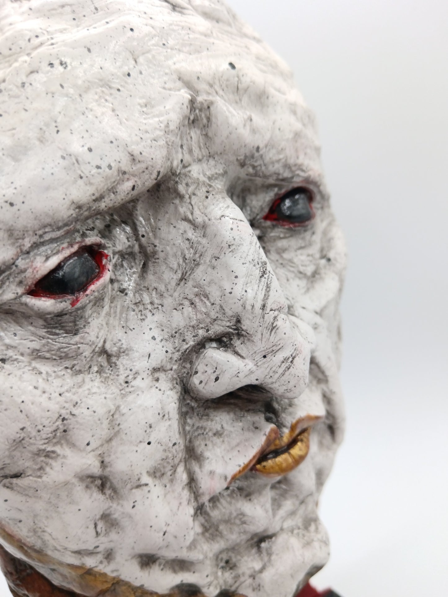 THE GOLDEN NECKED GOD - Sculpture & Wall Art