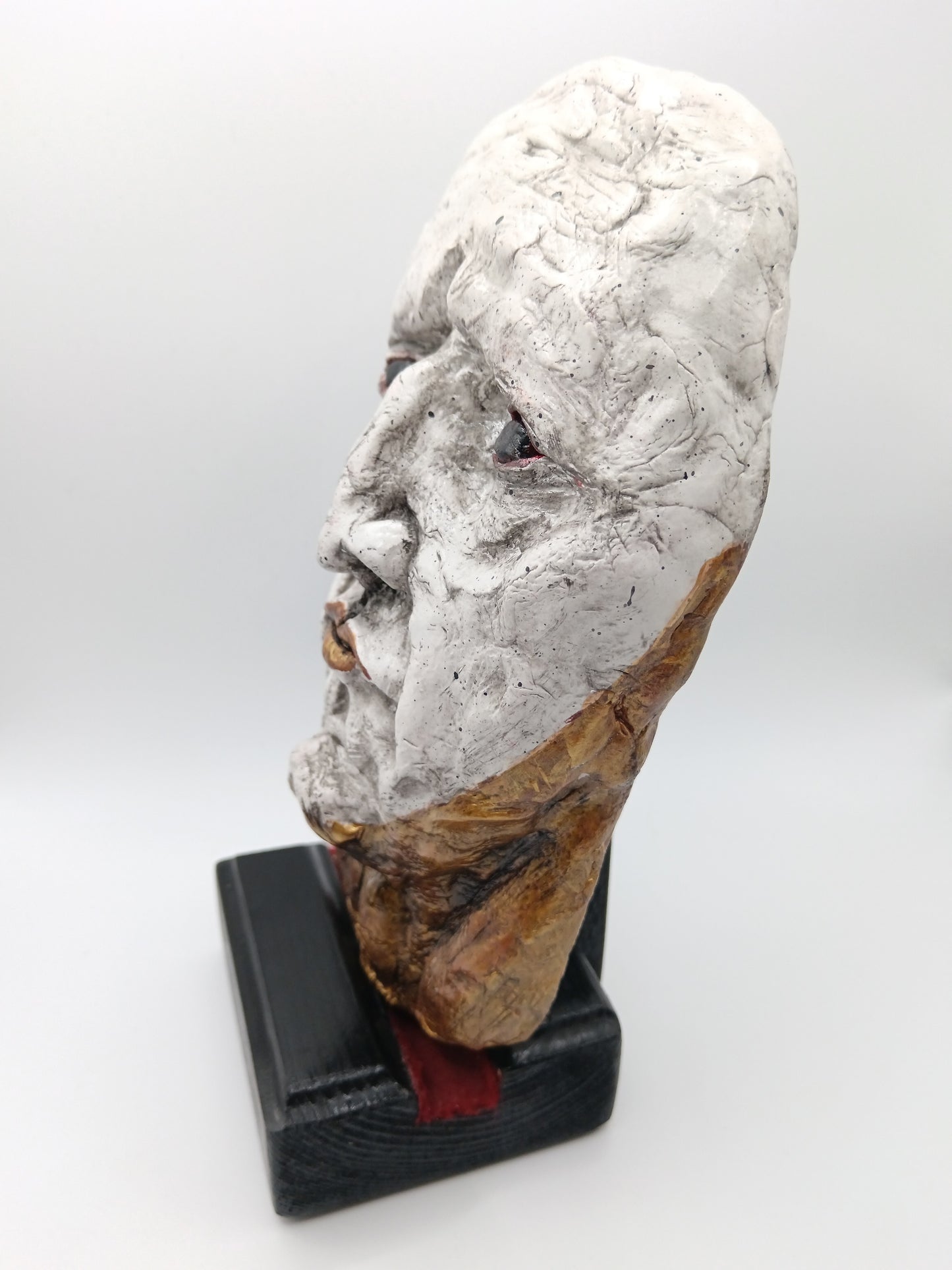 THE GOLDEN NECKED GOD - Sculpture & Wall Art