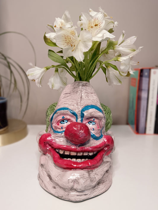 Killer Klowns from Outer Space clay sculpture vase with flowers 