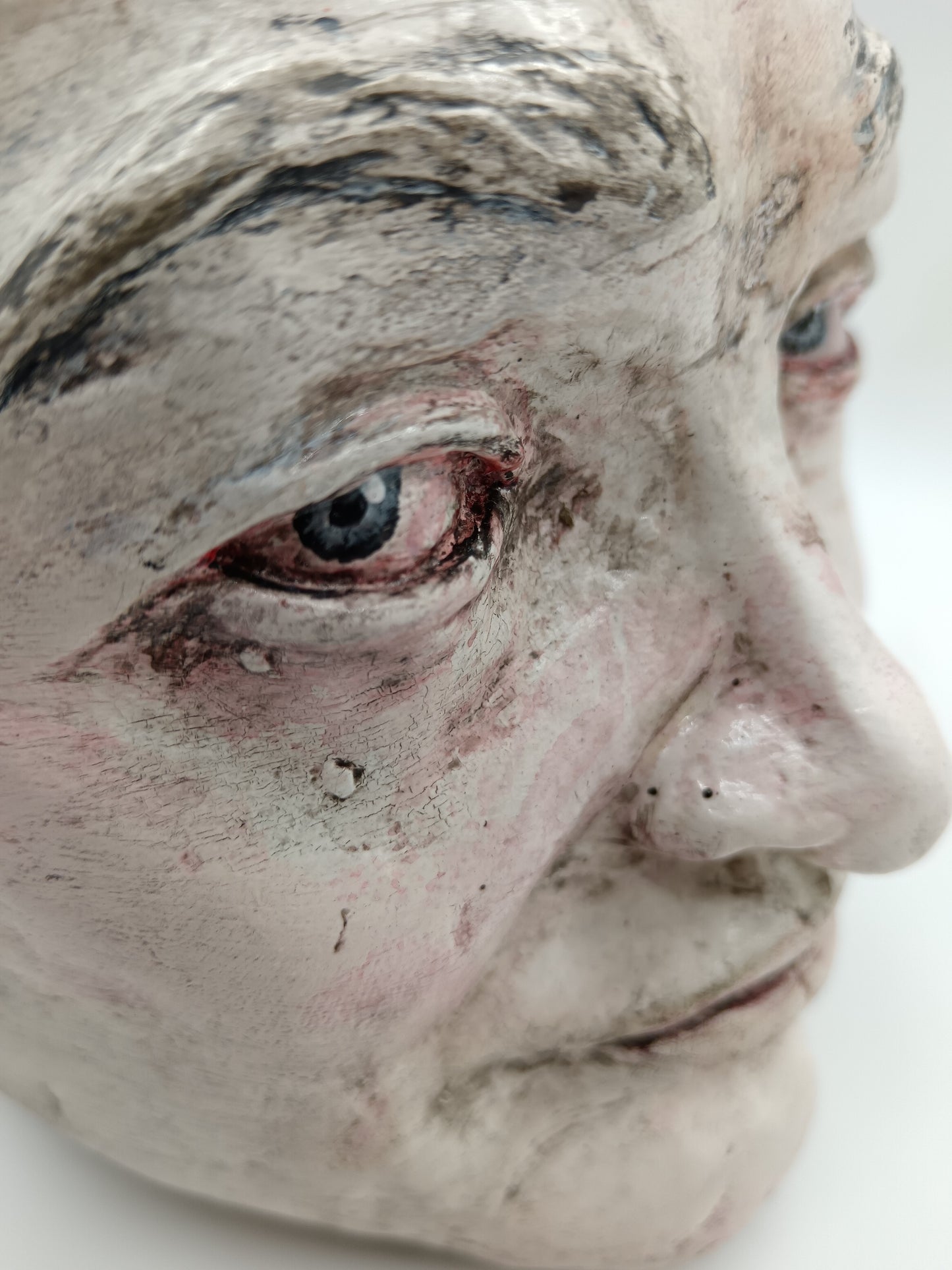  Francis Underwater Handmade Clay Portrait vase, close-up