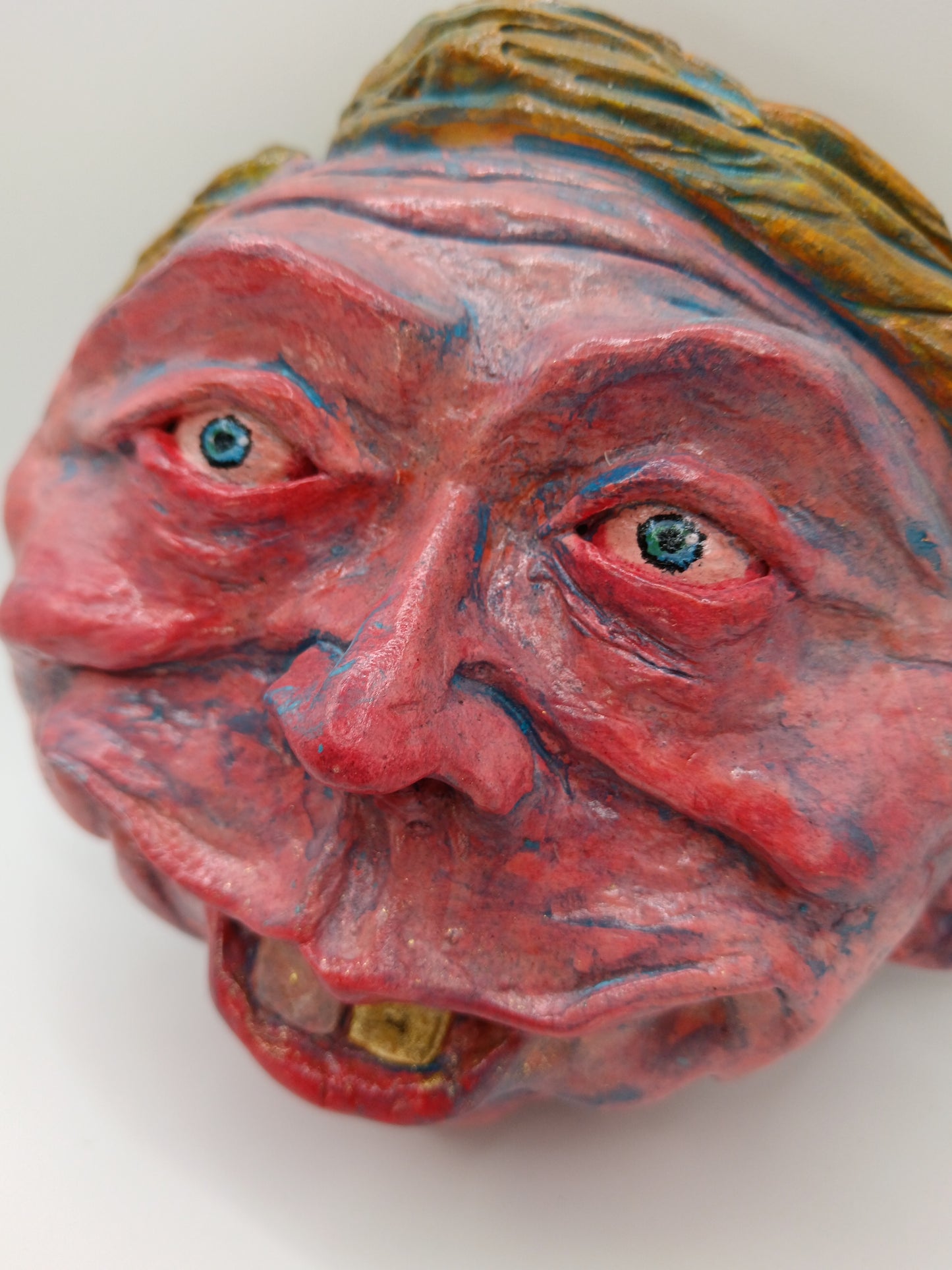 GORMLESS GEOFF Wall Ornament