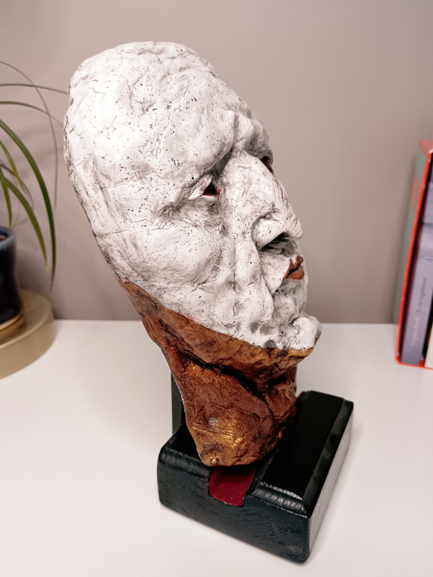 THE GOLDEN NECKED GOD - Sculpture & Wall Art