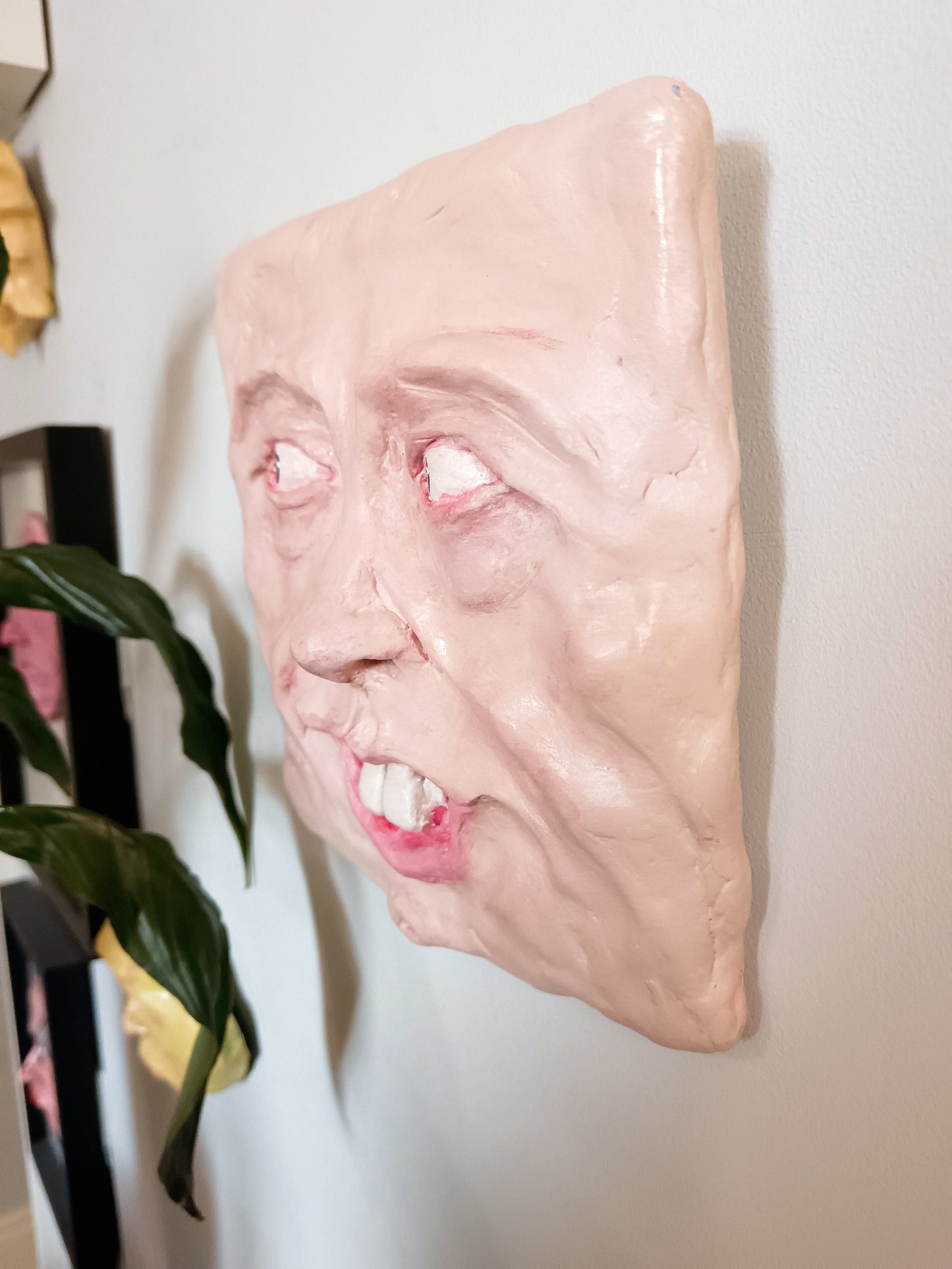 STEVE SIDE-EYE Wall Ornament