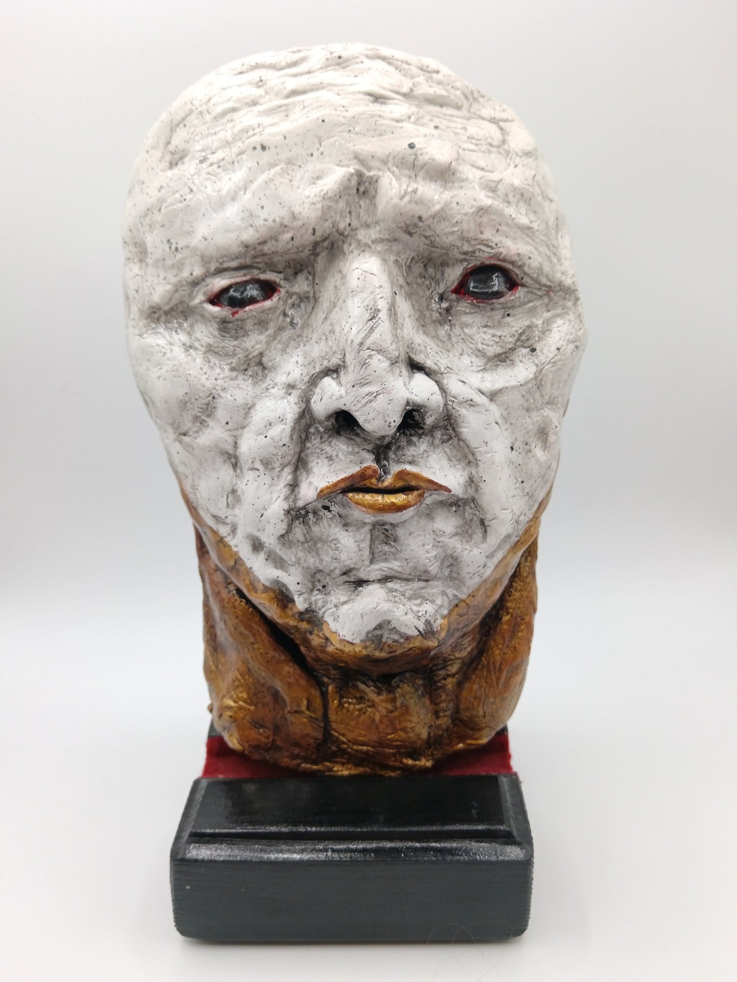 THE GOLDEN NECKED GOD - Sculpture & Wall Art