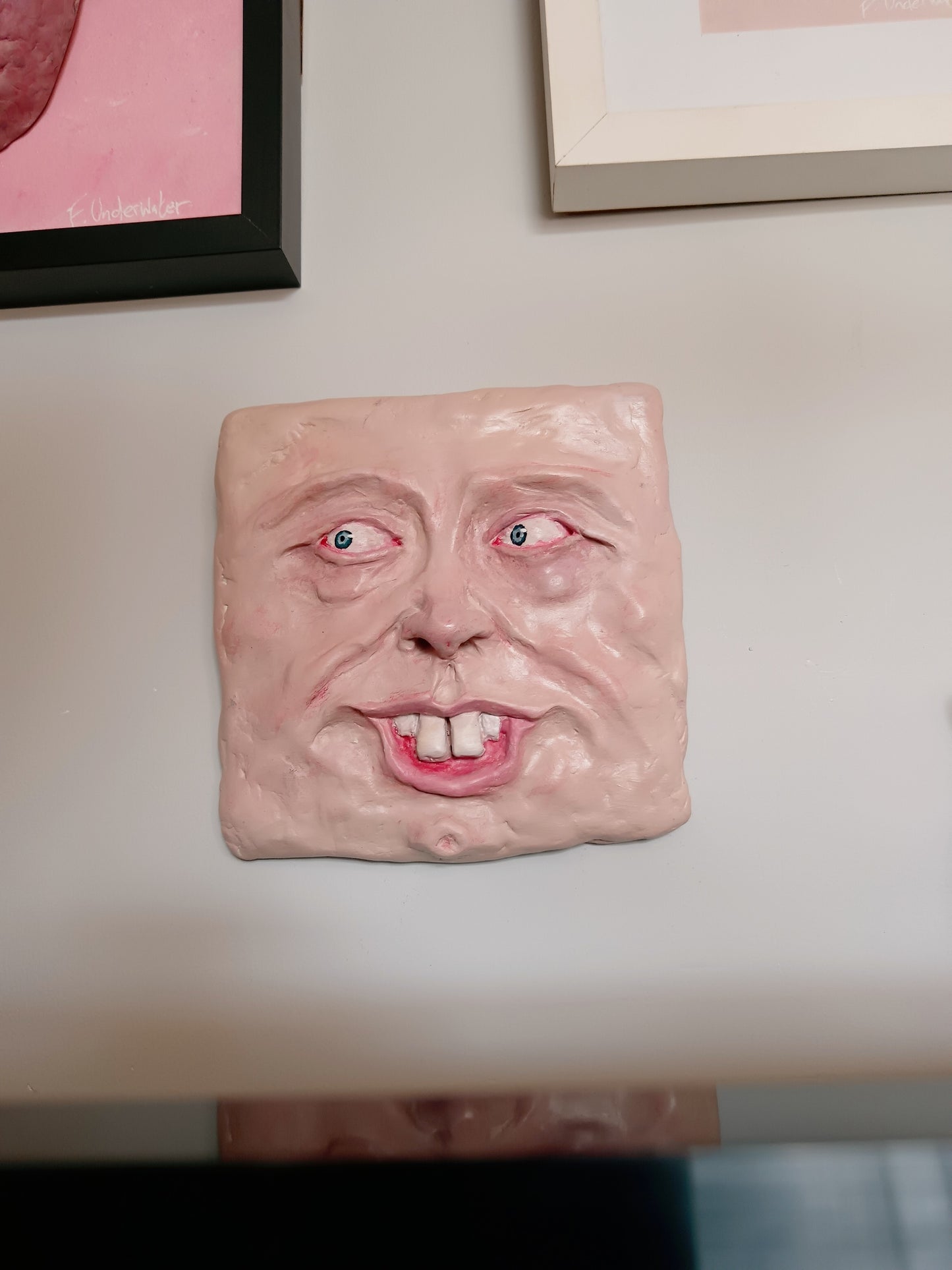 STEVE SIDE-EYE Wall Ornament