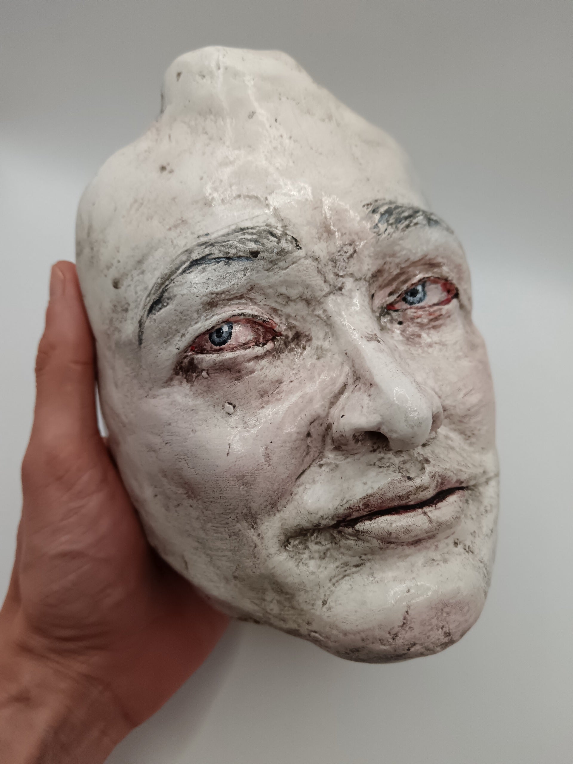 Francis Underwater Handmade Clay Portrait vase, Size 